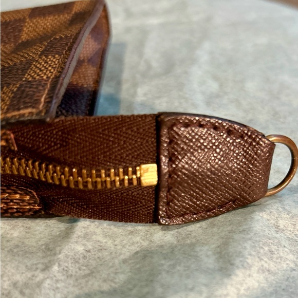 Louis Vuitton Damier Ebene wristlet Pouch - Picture 14 of 16